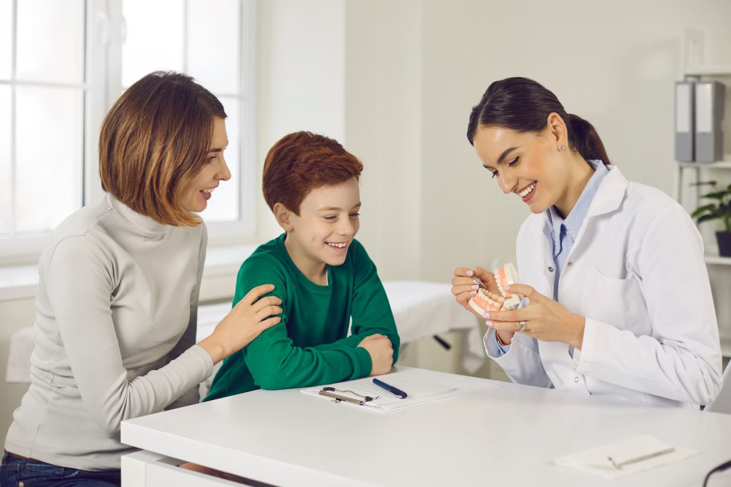 Finding a Family or Pediatric Dentist Near Me | pediatric dentist near me,family dentist | Noblet Cosmetic & Family Dentistry pediatric dentist near me family dentist